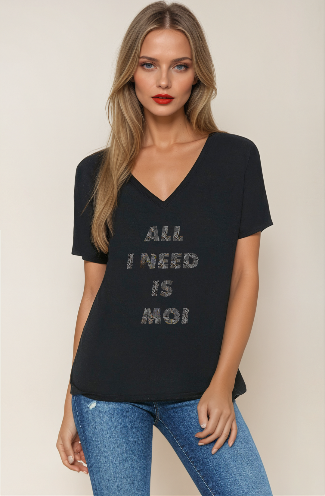 All I need is moi - V-Neck Slouchy Glam Tee - La Vie unfiltered