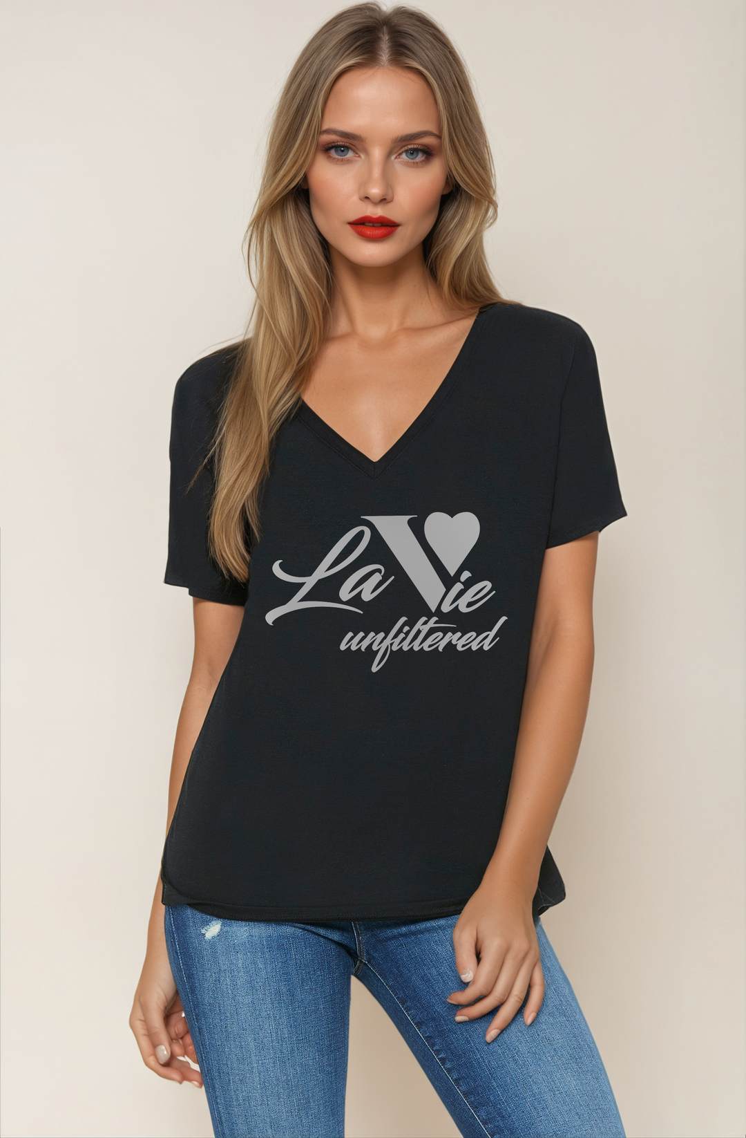 La Vie unfiltered white - V-Neck Slouchy Glam Tee - La Vie unfiltered