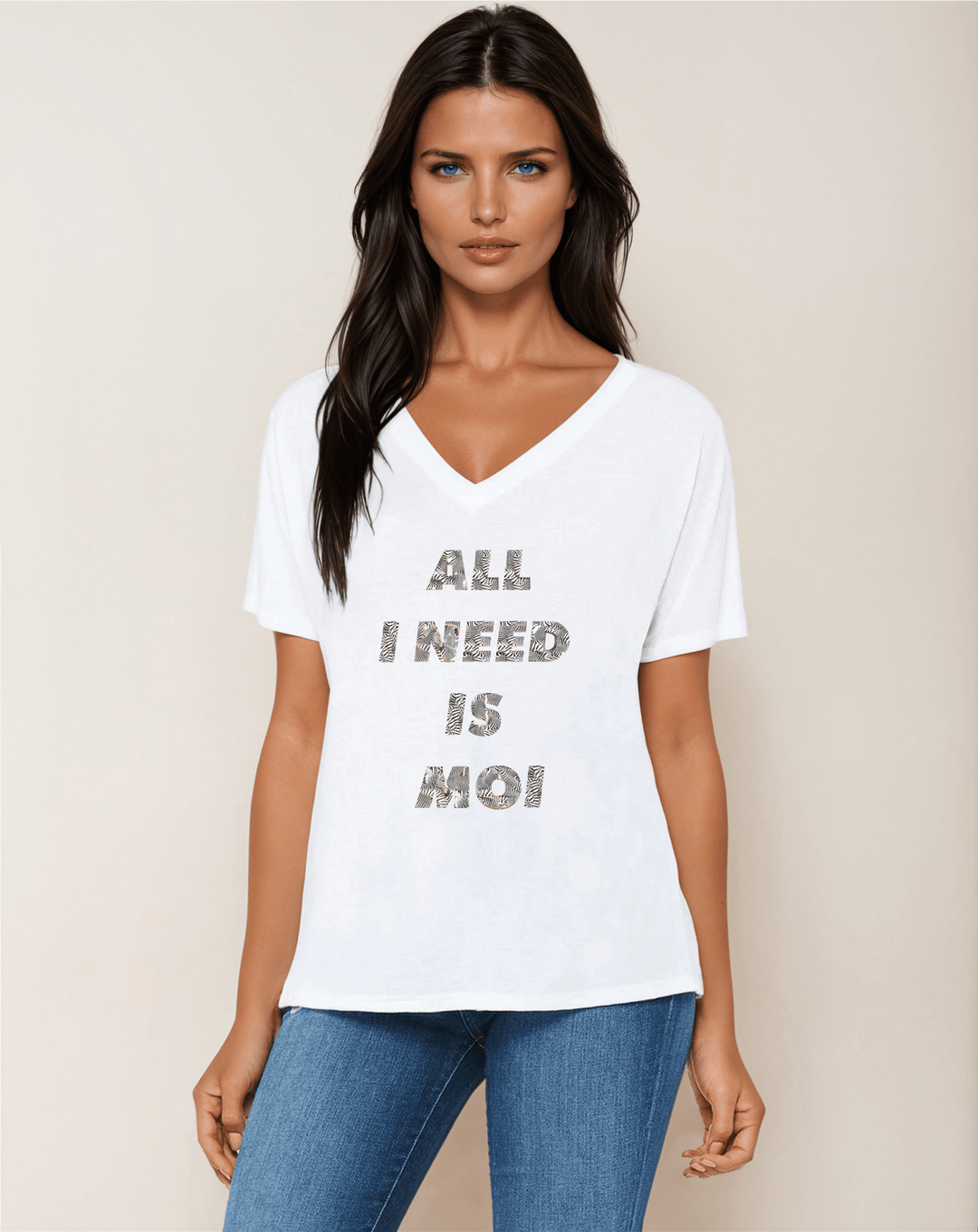 All I need is moi - V - Neck Slouchy Glam Tee - La Vie unfiltered