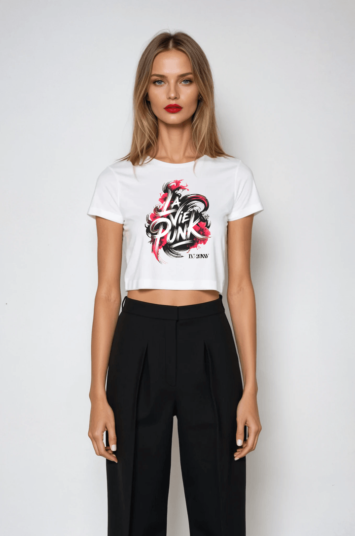 Le Rouge et le Noir - Relaxed Fit Cropped Tee - La Vie unfiltered
