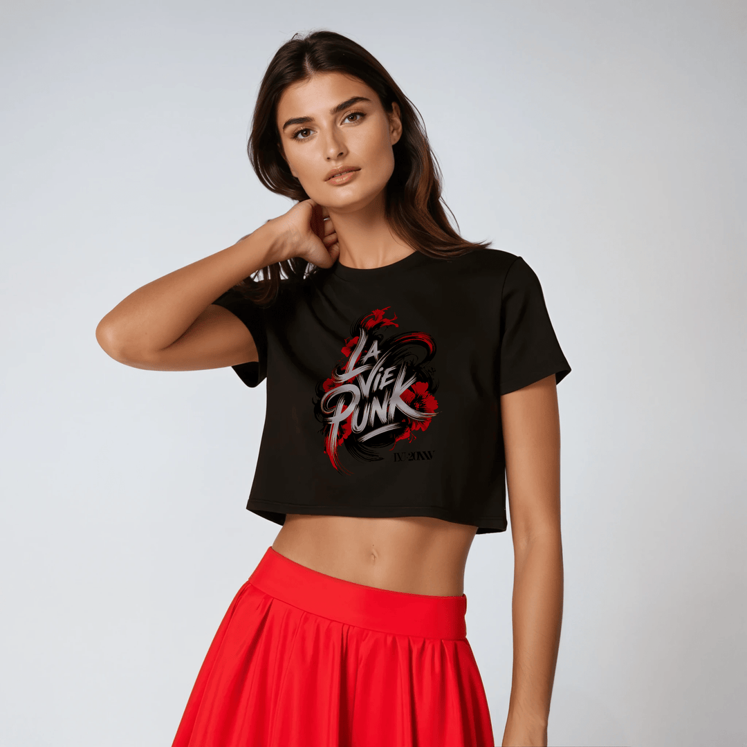 Le Rouge et le Noir - Relaxed Fit Cropped Tee - La Vie unfiltered