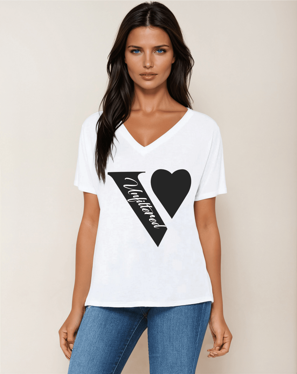 V unfiltered black & white - V - Neck Slouchy Glam Tee - La Vie unfiltered